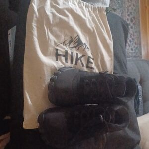 HIKE brand Black Hiking Shoes with Drawstring Bag. Sz 10-10.5 Eruo Sz 41